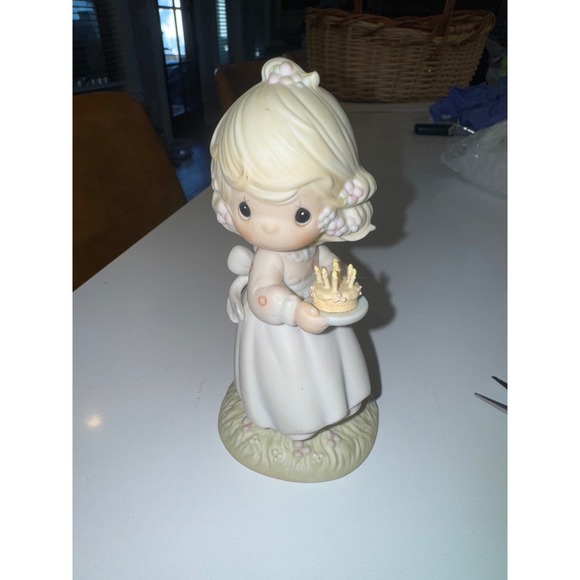 Precious Moments Figurine May Your Birthday Be a Blessing Girl w/ Cake - Picture 1 of 4